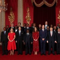 Los Duques de Cambridge, los Condes de Wessex y la Princesa Ana con Boris Johnson y líderes africanos en la Cumbre de Inversión Reino Unido-África