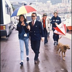 La Princesa Carolina y Karl Lagerfeld, seguidos por Stéfano Casiraghi, paseando por el puerto de Mónaco
