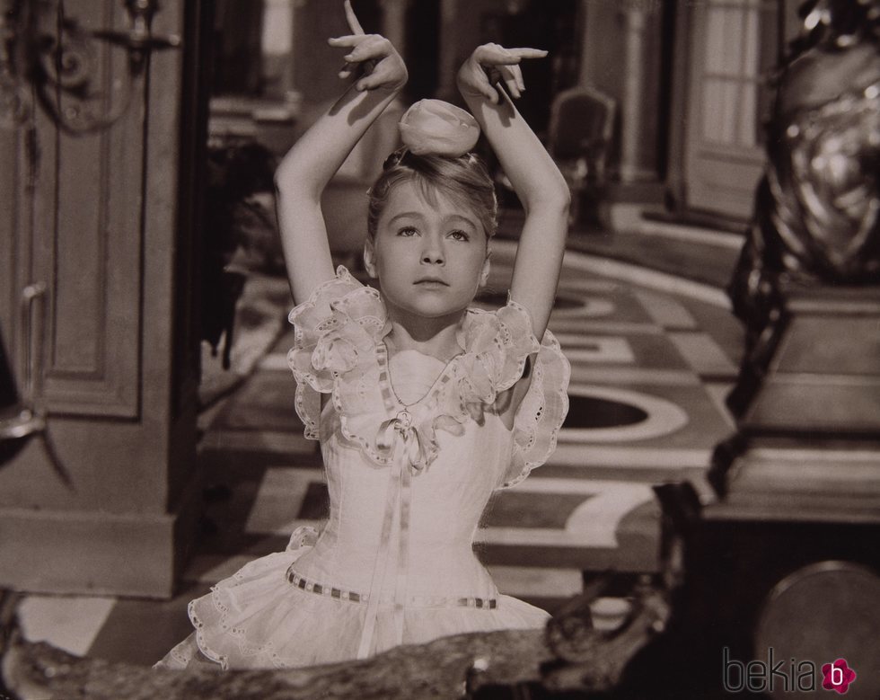 Marisol en su primera película, 'Un rayo de luz' (1960)