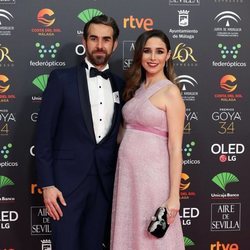 Daniel Muriel y Candela Serrat en la alfombra roja de los Goya 2020