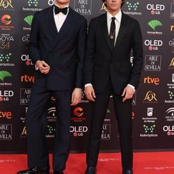 Javier Calvo y Javier Ambrossi en la alfombra roja de los Goya 2020