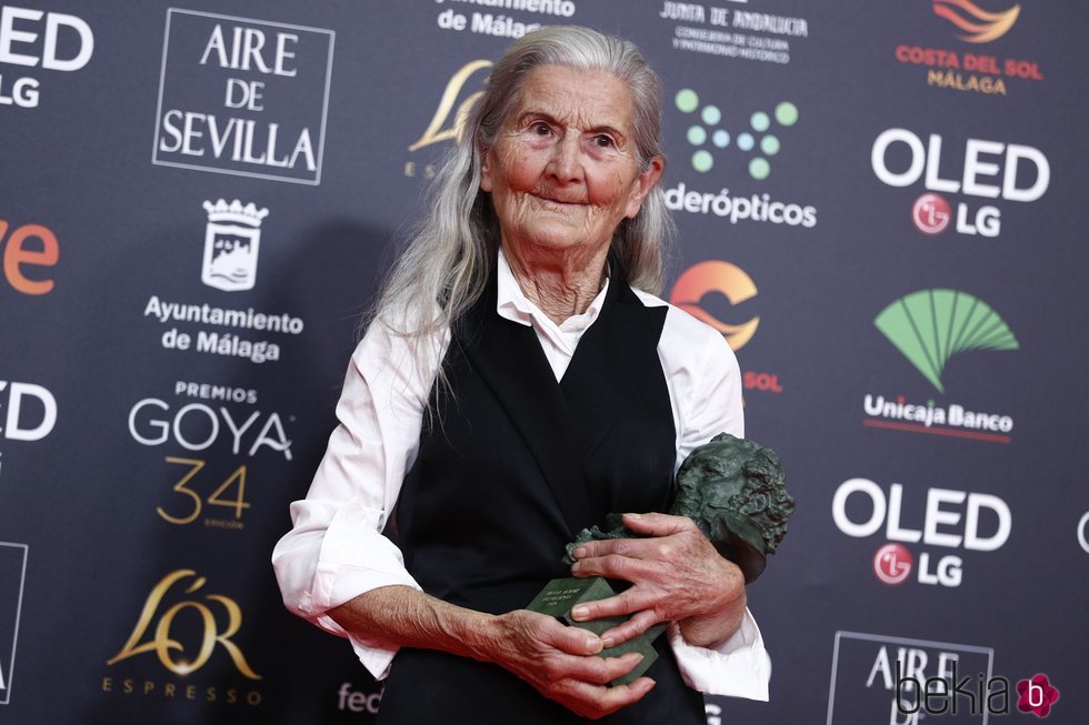 Benedicta Sánchez con su Goya a Mejor Actriz Revelación