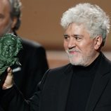 Pedro Almodóvar con su Goya 2020 a Mejor Dirección