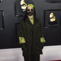 Billie Eilish en la alfombra roja de los Premios Grammy 2020
