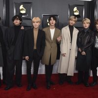 BTS en la alfombra roja de los Premios Grammy 2020
