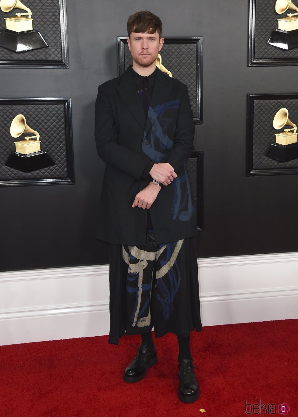 James Blake en la alfombra roja de los Premios Grammy 2020