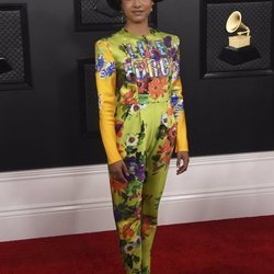 Esperanza Spalding en la alfombra roja de los Premios Grammy 2020