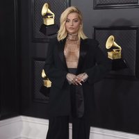 Bebe Rexha en la alfombra roja de los Premios Grammy 2020