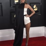 Alessandra Ambrosio en la alfombra roja de los Premios Grammy 2020