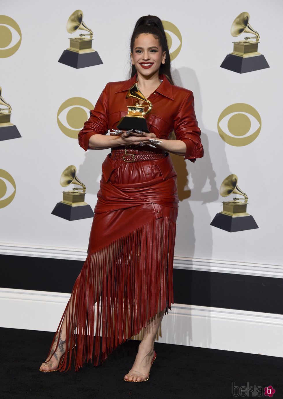 Rosalía con su Premio Grammy 2020 por 'El Mal Querer'