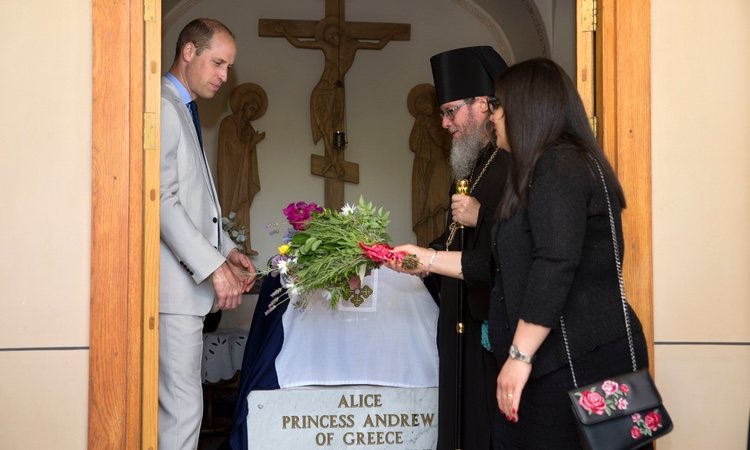El Príncipe Guillermo visita la tumba de la Princesa Alicia de Grecia, su bisabuela