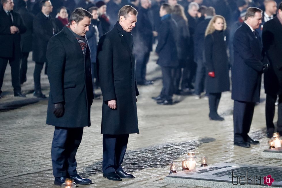 El Gran Duque de Luxemburgo y Xavier Bettel en el 75 aniversario de la liberación de Auschwitz-Birkenau