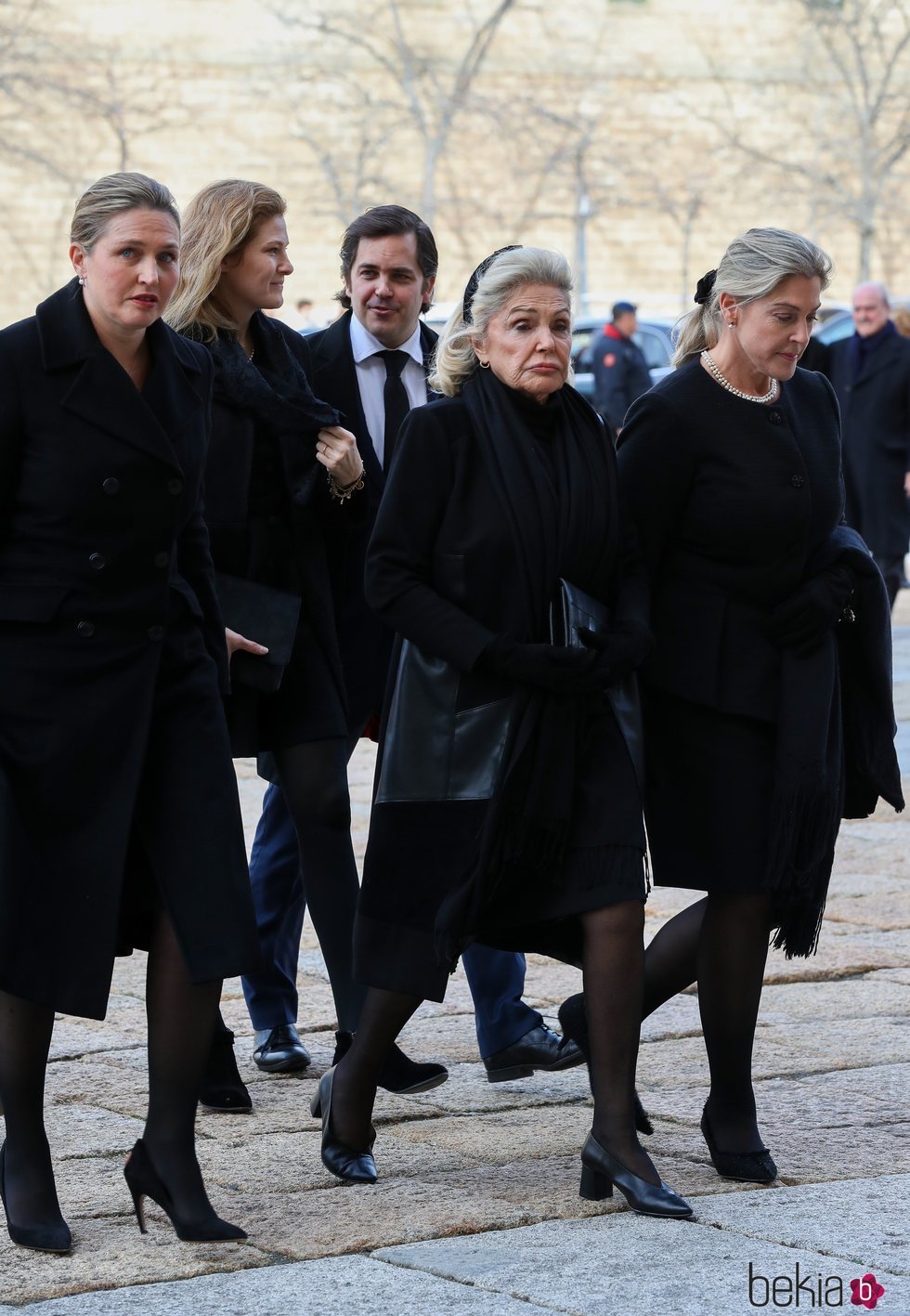 Beatriz de Orleans en el funeral de la Infanta Pilar en El Escorial