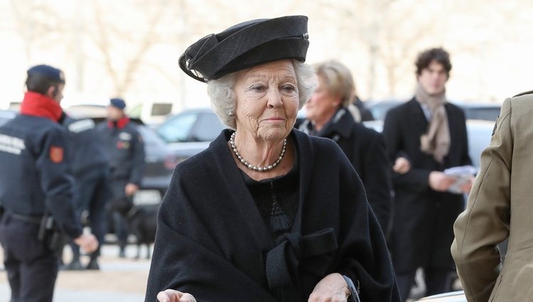 La Princesa Beatriz de Holanda asiste al funeral de la Infanta Pilar en El Escorial