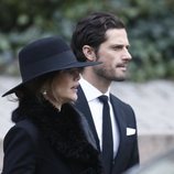 Los Príncipes Carlos Felipe y Sofía de Suecia en el funeral de Dagmar von Arbin