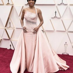 Regina King en la alfombra de los Oscar 2020
