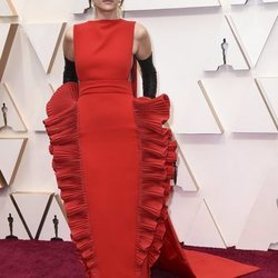 Kristen Wiig en la alfombra de los Oscar 2020