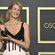 Laura Dern posando con su Oscar 2020 a Mejor actriz de reparto