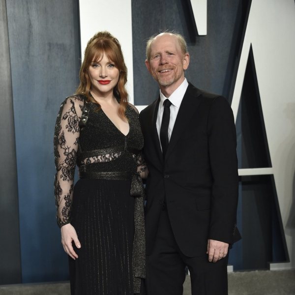 Ron Howard y Bryce Dallas Howard en la fiesta de Vanity Fair tras los