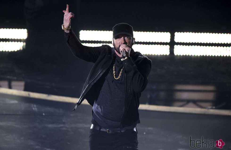 Eminem actuando en los Premios Oscar 2020