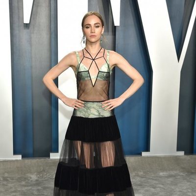 Suki Waterhouse en la fiesta de Vanity Fair tras los Oscar 2020