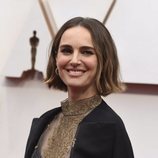 Natalie Portman en la alfombra roja de los Oscar 2020