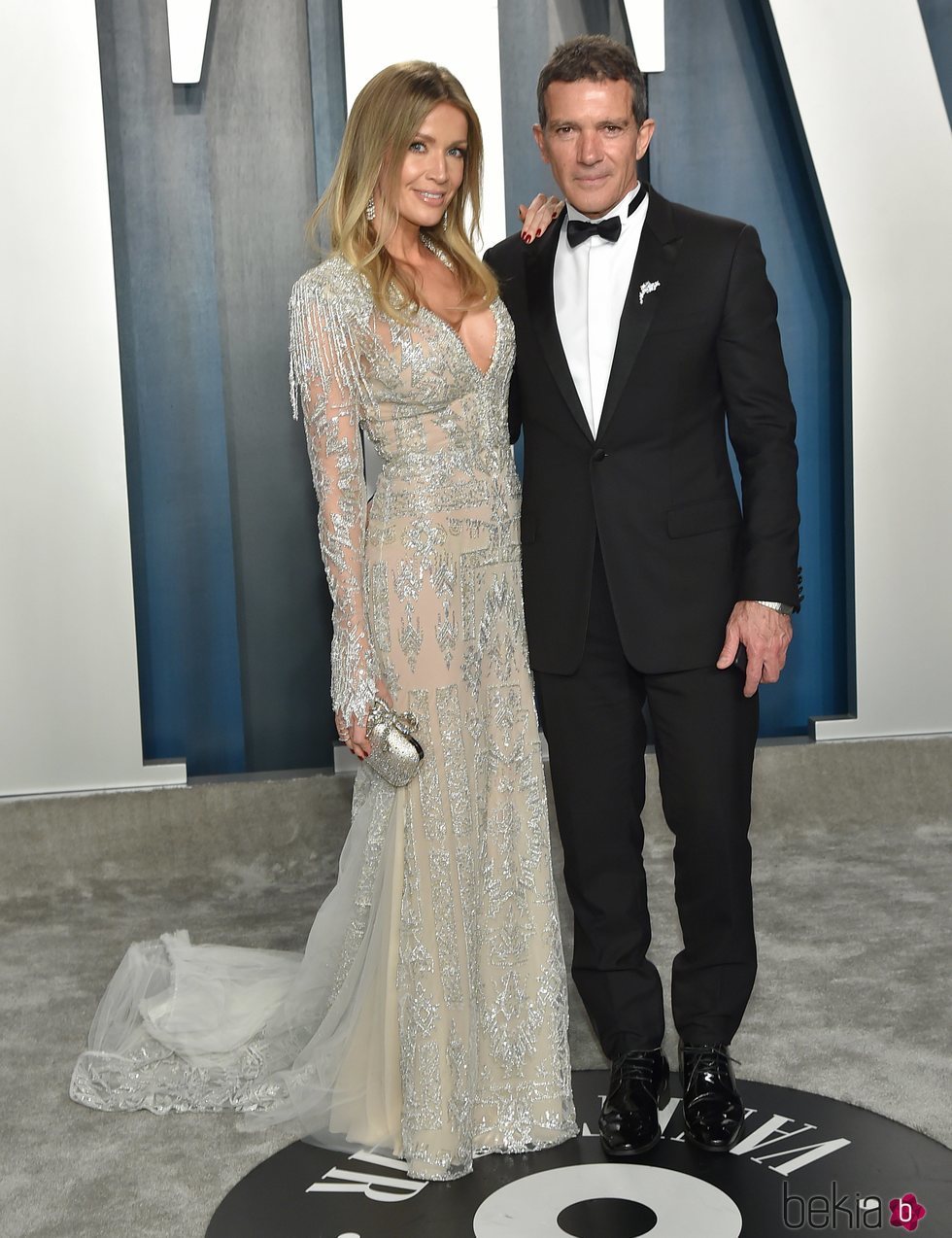 Antonio Banderas y Nicole Kimpel  en la fiesta de Vanity Fair tras los Oscar 2020
