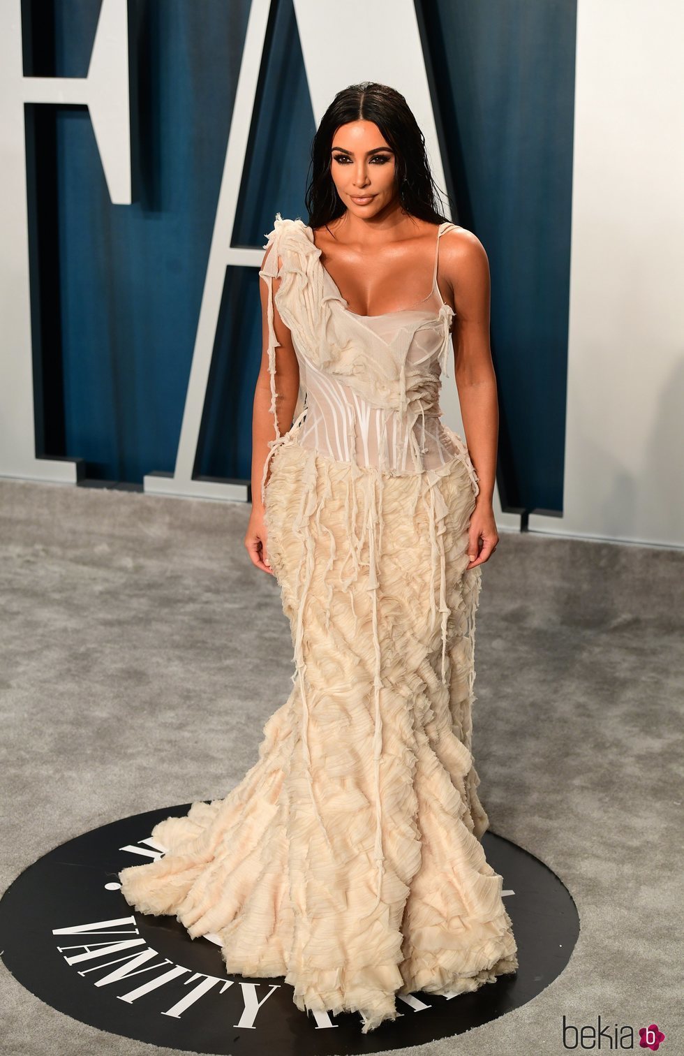 Kim Kardashian en la fiesta de Vanity Fair tras los Oscar 2020