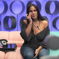 Anabel Pantoja, emocionada durante la Gala 5 en 'El tiempo del descuento'