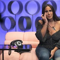 Anabel Pantoja, emocionada durante la Gala 5 en 'El tiempo del descuento'
