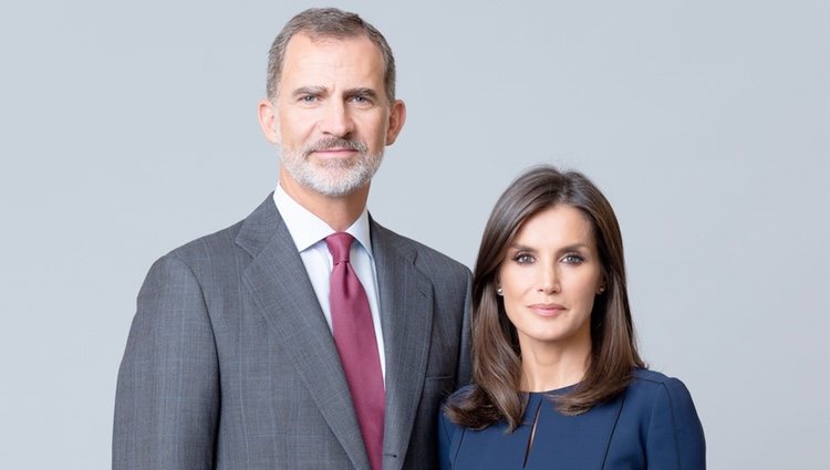 Retrato oficial de los Reyes Felipe y Letizia