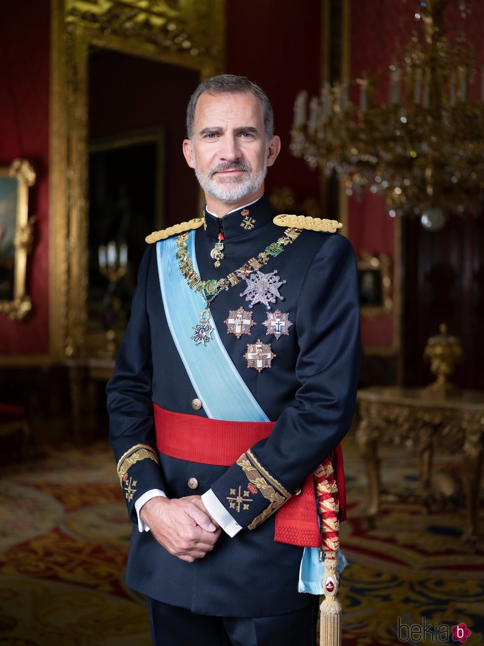 Retrato oficial de gala del Rey Felipe