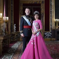 Retrato oficial de gala de los Reyes Felipe y Letizia
