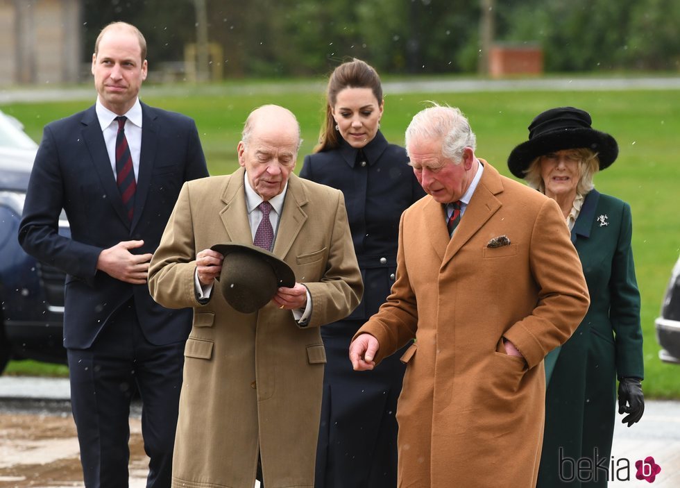 El Príncipe Carlos, Camilla Parker, el Príncipe Guillermo y Kate Middleton en Leicestershire