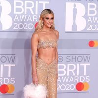 Ashley Roberts en la alfombra roja de los Brit Awards 2020