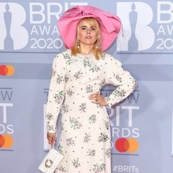 Paloma Faith en la alfombra roja de los Brit Awards 2020
