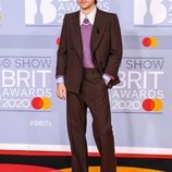 Harry Styles en la alfombra roja de los Brit Awards 2020