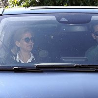 Iñaki Urdangarin saluda junto a una sonriente Infanta Cristina al terminar su segundo permiso carcelario
