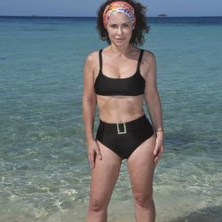 Vicky Larraz en la playa en la foto oficial de 'Supervivientes 2020'
