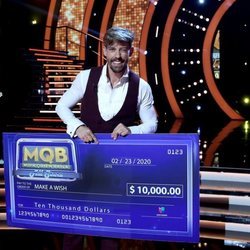 Adrián Lastra posando como tercer finalista de 'MQB All Stars'