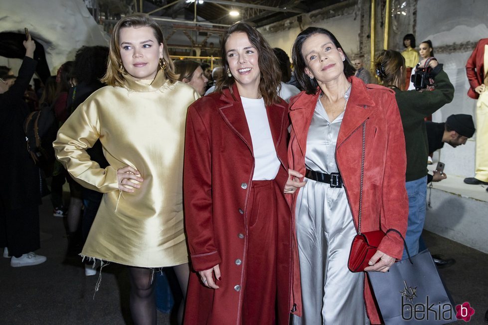 Camille Gottlieb, Pauline Ducruet y Estefanía de Mónaco en la presentación de la colección otoño/invierno 2020/2021 de Alter Designs en la Paris Fashion We