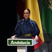 Eva González presentando la gala de entrega de las Medallas de Andalucía 2020