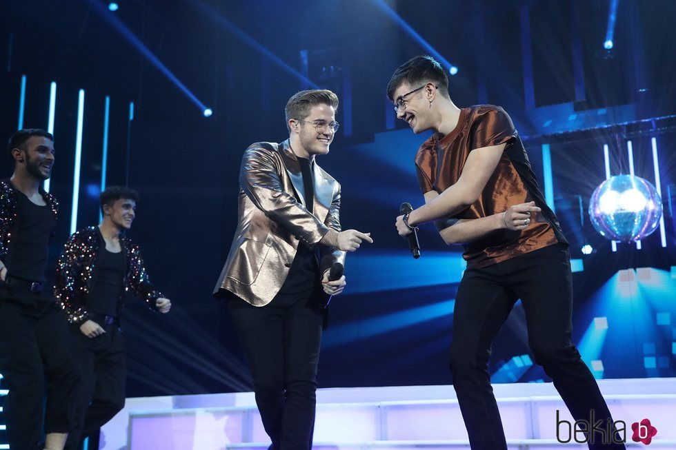 Gèrard y Flavio cantando 'Never Gonna Give You Up' durante la gala 7 de 'OT 2020'