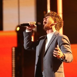 Jesús Rendón cantando 'Sábado por la tarde' durante la gala 7 de 'OT 2020'