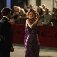 Emma Corrin interpretando a Lady Di en The Royal Opera House en la cuarta temporada de 'The Crown'