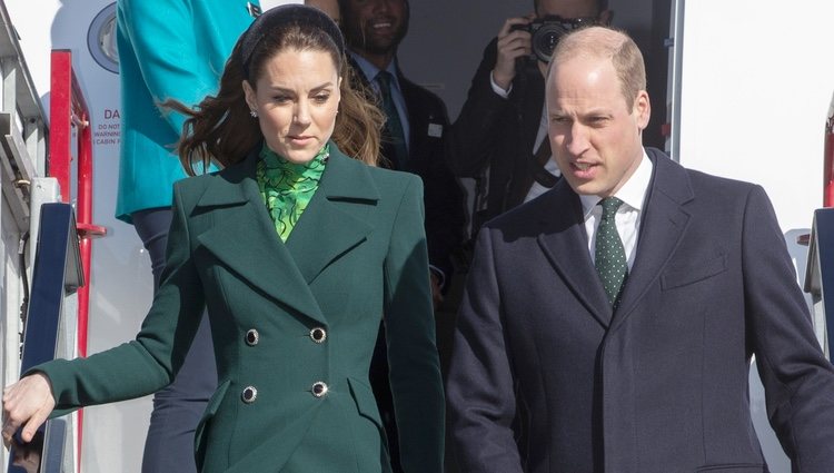 El Príncipe Guillermo y Kate Middleton a su llegada a Dublín para su visita oficial a Irlanda