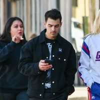 Sophie Turner y Joe Jonas paseando por Los Ángeles