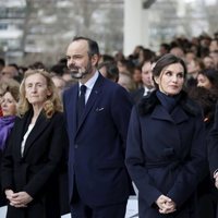 Los Reyes Felipe y Letizia en el acto de homenaje celebrado en París a las víctimas del terrorismo