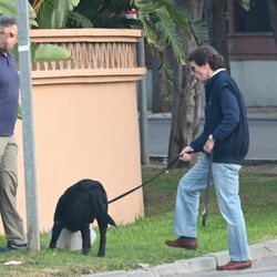 José María Aznar paseando el perro en Marbella en plena crisis del coronavirus