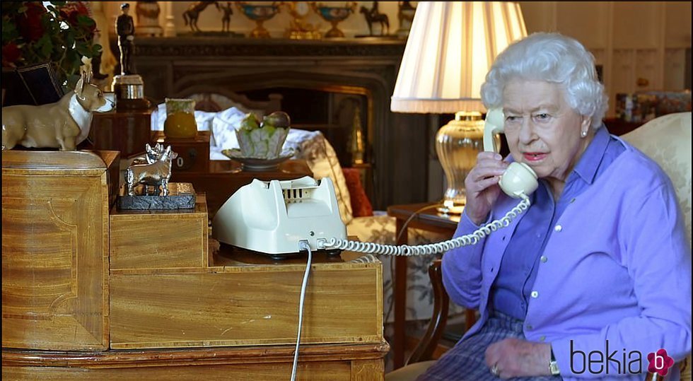 La Reina Isabel mantiene su audiencia con Boris Johnson por telefóno desde Windsor Castle